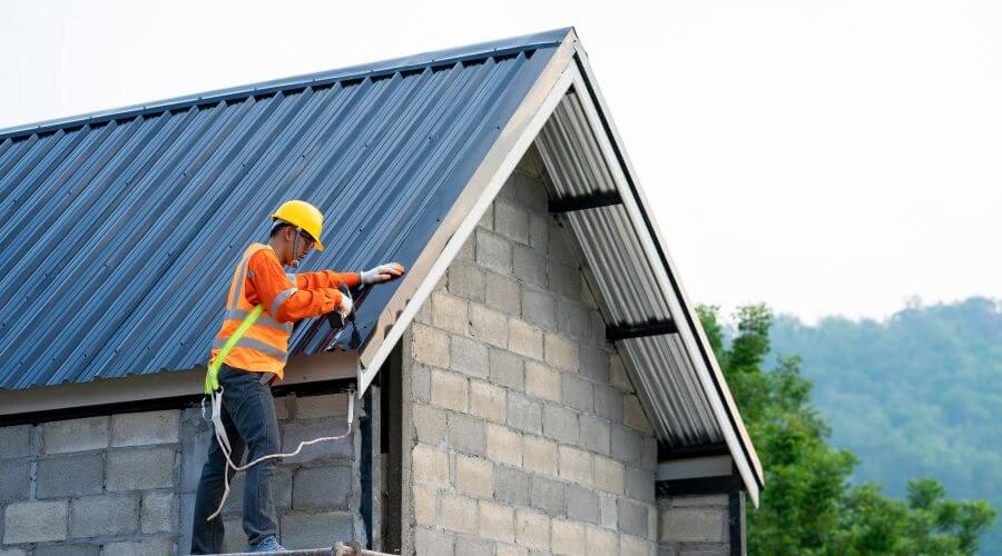 Professional residential roofers in Holyoke, CO